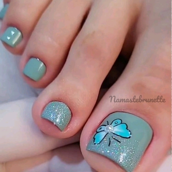2/$16 🦋 Boho Butterfly Pearls Glitter Press On Toenails - Picture 1 of 15